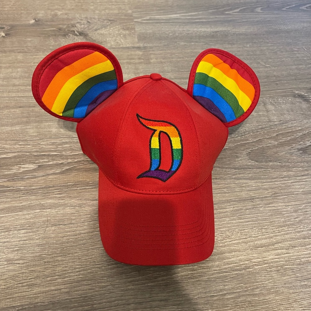 Disneyland rainbow Mickey hat new with tags